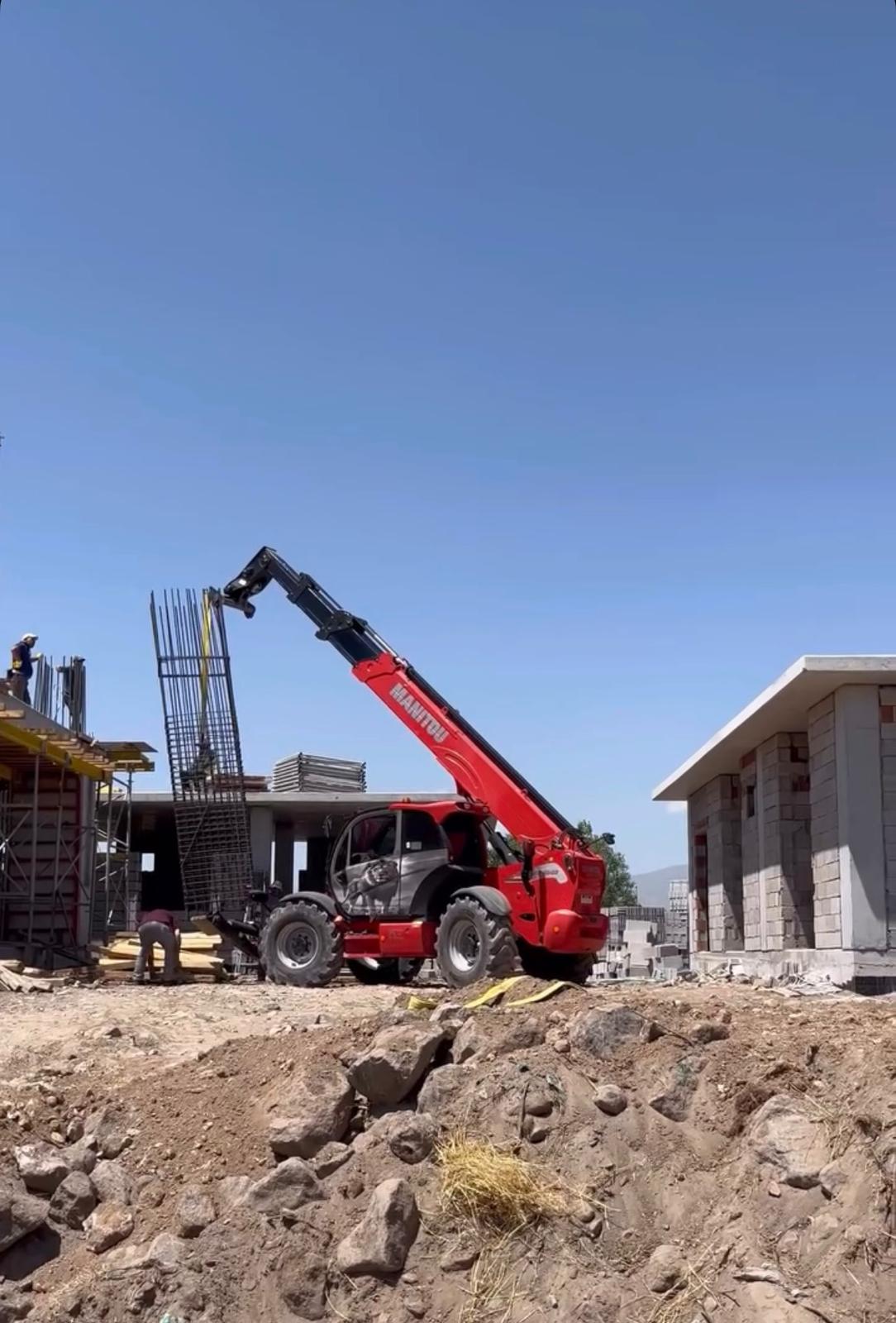 18 metre manitou sepetli çalışma